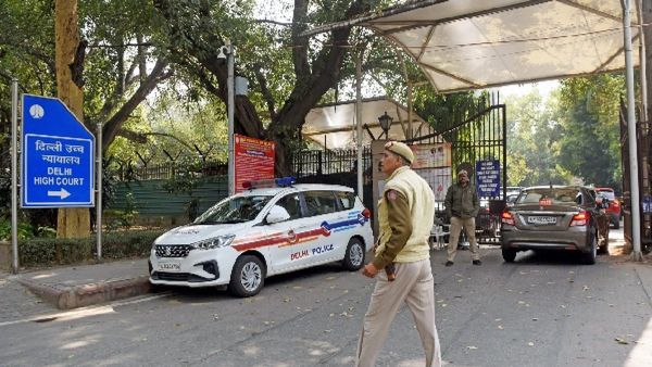 'मुख्यधारा में आ जाएंगे, केंद्र को फैसला करने दें': रोहिंग्या बच्चों के दाखिले की याचिका दिल्ली HC ने ठुकराई