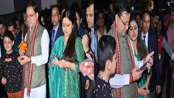 DIWALI 2024: CM धामी ने परिवार के साथ मिट्टी के दीपक और मूर्तियां खरीदी,डिजिटल पेमेन्ट से किया भुगतान