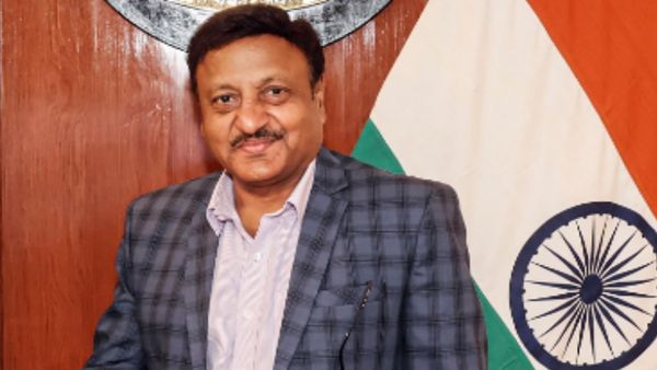 Uttarakhand: पिथौरागढ़ में मुख्य चुनाव आयुक्त के हेलिकॉप्टर की करवानी पड़ी इमरजेंसी लैंडिंग, जानें वजह