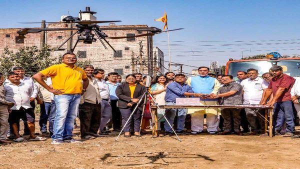 दिल्ली में ड्रोंन से होगी प्रदूषण की निगरानी, मंत्री गोपाल राय ने लॉन्च किया पायलट प्रोजेक्ट