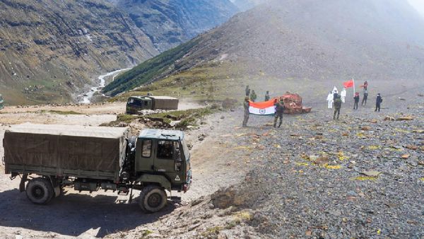 India-China News: पूर्वी लद्दाख में देपसांग और डेमचोक क्षेत्रों में भारत-चीन सैनिकों की वापसी पूरी, तनाव घटा