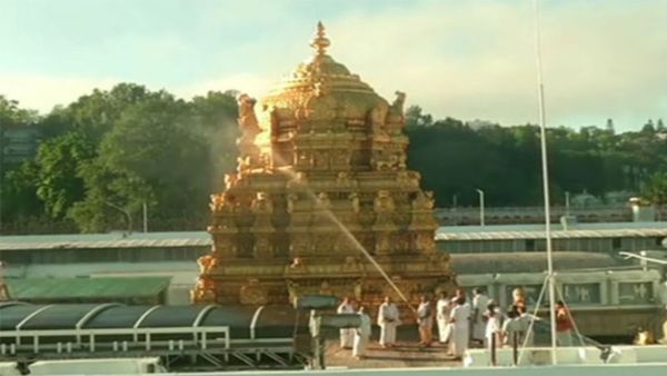 तिरूमाला मंदिर में हुई साफ सफाई, वार्षिक ब्रह्मोत्सव के मद्देनजर विशेष तैयारियां