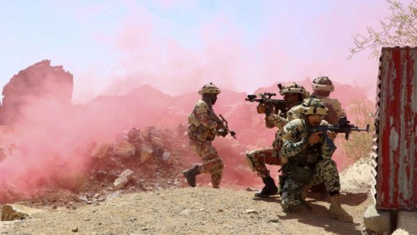 ईरान में आतंकी हमला! सीस्तान-बलूचिस्तान में गोलीबारी से 10 सैनिक मारे गए, इजराइली एयर स्ट्राइक के बीच तनाव