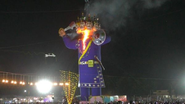 Ravan Dahan: कैमोर दशहरा मेले में दिखा जबरदस्त क्रेज, यहां हुआ सबसे ऊंचे 'रावण' के पुतले का दहन