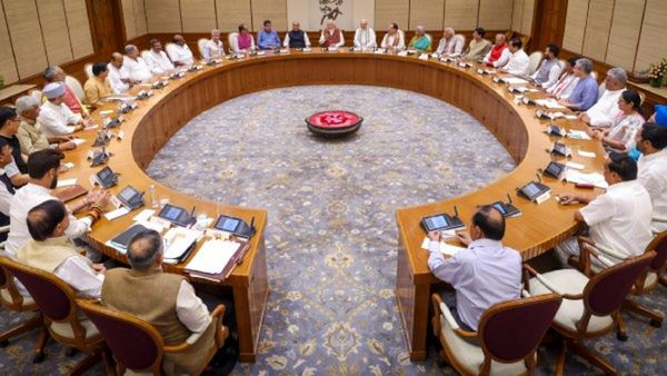 मोदी कैबिनेट ने आंध्र प्रदेश, तेलंगाना और बिहार को रेल परियोजनाओं की दी मंजूरी, कनेक्टिविटी को मिलेगा बढ़ावा