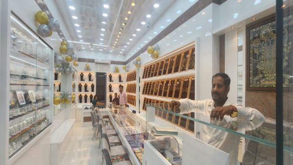 दिपशाईन ज्वेलर्स: नवी मुंबई के खारघर में आभूषणों का विश्वसनीय नाम