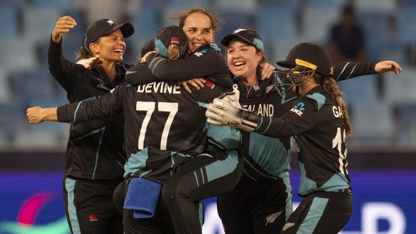 New Zealand ने वेस्टइंडीज को हराकर फाइनल में बनाई जगह, ट्रॉफी के लिए इस टीम से होगा सामना