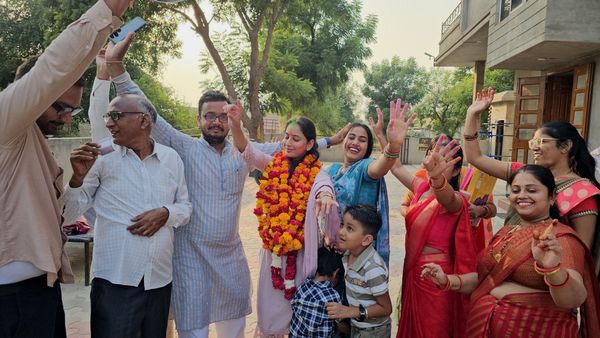 Radhika Bansal RJS Topper: गांव में पढ़कर राधिका बंसल लाई 1st रैंक, आरजेएस रिजल्‍ट देख पूरा परिवार खूब नाचा