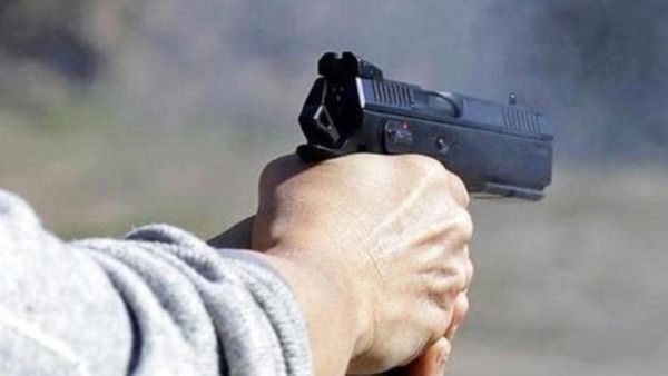 राजीनामे की बात नहीं मानी तो घर पहुंच गया रेप आरोपी, दादा, चाचा और लड़की पर की अंधाधुंध बरसाईं गोलियां