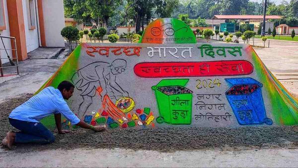 Bapu 155th Birth Anniversary: '5 टन बालू, 10 फीट ऊंची कलाकृति', अंतर्राष्ट्रीय रेत कलाकार ने दिया अनोखा संदेश