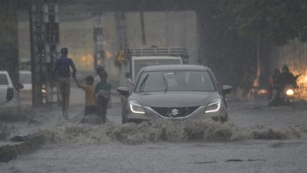 MP Weather: मध्य प्रदेश में 24 घंटे के अंदर बदलेगा मौसम, इन जिलों में तीन दिन तक होगी भारी बारिश; क्या है वजह?
