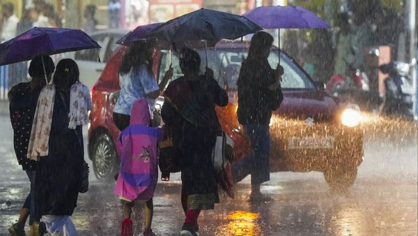 Weather Updates: दिल्ली-एनसीआर में बढ़ रहा तापमान, यूपी समेत इन राज्यों में बारिश की आशंका