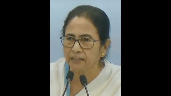 ममता से मुलाकात के बाद पश्चिम बंगाल के जूनियर डॉक्टरों ने भूख हड़ताल वापस ली