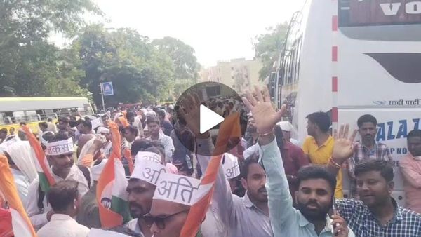 Bhopal News: मध्य प्रदेश में अतिथि शिक्षकों का आंदोलन, गांधी जयंती पर प्रदर्शन, कई टीचर हुए बेहोश