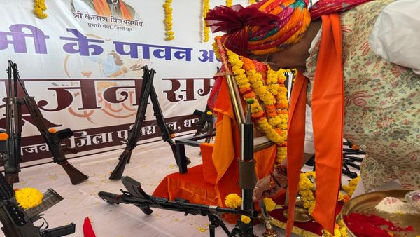 विजयादशमी पर धार में मंत्री कैलाश विजयवर्गीय ने किया का शस्त्र पूजन, फिर कही बड़ी बात