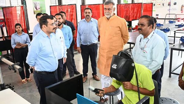 MP News: मंत्री प्रहलाद सिंह पटेल ने श्रमोदय आदर्श ITI का किया दौरा, तकनीकी शिक्षा के विकास पर दिया जोर