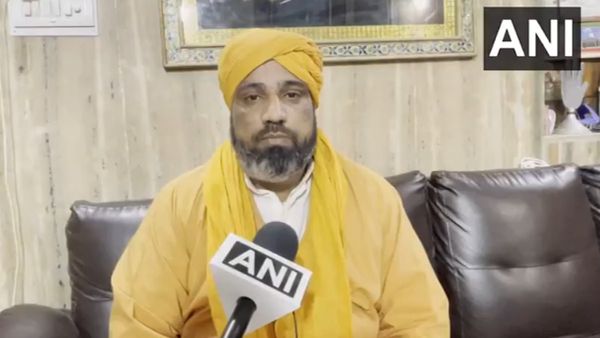 अजमेर दरगाह में स्वास्तिक निशान का दावा! अखिल भारतीय सूफी परिषद ने क्या कहा?