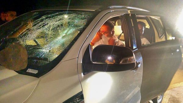 अनिल देशमुख के काफिले पर हमला, 4 अज्ञात लोगों के खिलाफ मामला दर्ज कर जांच में जुटी पुलिस