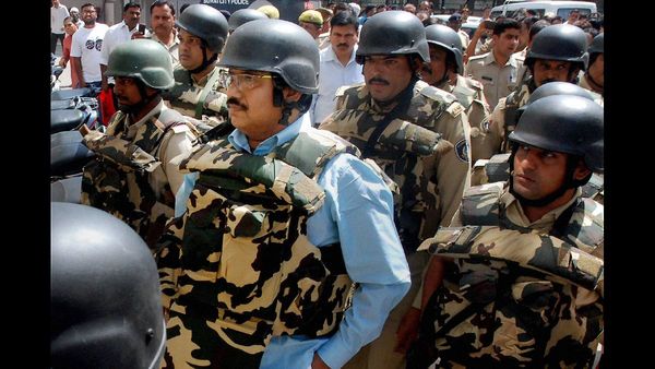 दाऊद के करीबी रहे गैंगस्टर बबलू श्रीवास्तव ने की समयपूर्व रिहाई की मांग, UP सरकार ने कहा- याचिका खारिज है