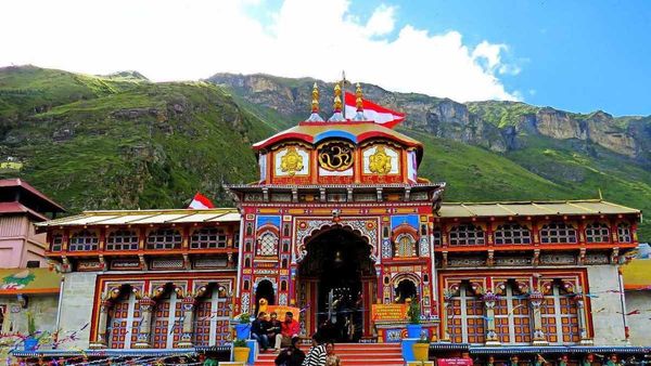Badrinath dham: पंच पूजाओं के साथ ही शुरू होगी कपाट बंदी की प्रक्रिया,जानिए कब बंद होंगे बदरीनाथ के कपाट