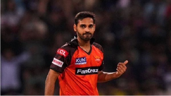 IPL 2025: भुवनेश्वर कुमार के लिए मुंबई और लखनऊ में छिड़ी जंग, RCB ने 10.75 करोड़ में खरीद लिया गेंदबाज