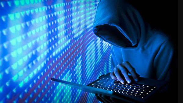 Bengaluru News: बेंगलुरु के 2 लोगों ने साइबर धोखाधड़ी में गंवाए 95 लाख रुपये