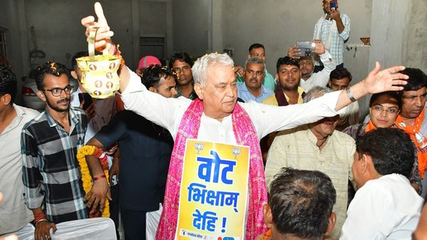 दौसा उपचुनाव ग्राउंड रिपोर्ट: भाई जगमोहन के लिए किरोड़ीलाल मीणा ने झोंकी ताकत, भाभी भी मांग रही वोट