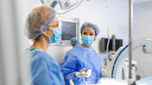 तेलंगाना में फूड प्वाइजनिंग से 19 साल की महिला की मौत, 20 बीमार, रेस्टोरेंट के खिलाफ जांच जारी