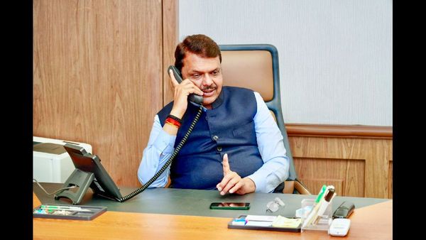 फडणवीस ने देशमुख हमले की तुलना रजनीकांत की फिल्म से की, प्रामाणिकता पर सवाल उठाए