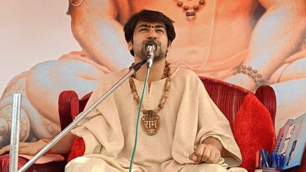 'हम यहीं से क्रांति करेंगे तुम्हारी हवा खिसक जाएगी,' तौकीर रजा की दिल्ली यात्रा पर भड़के धीरेंद्र शास्त्री