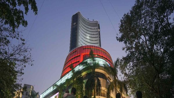 Diwali 2024: शेयर मार्केट 1 घंटे में कैसे चमक उठे, हिंदू कैलेंडर वर्ष संवत् 2081 का धमाकेदार आगाज