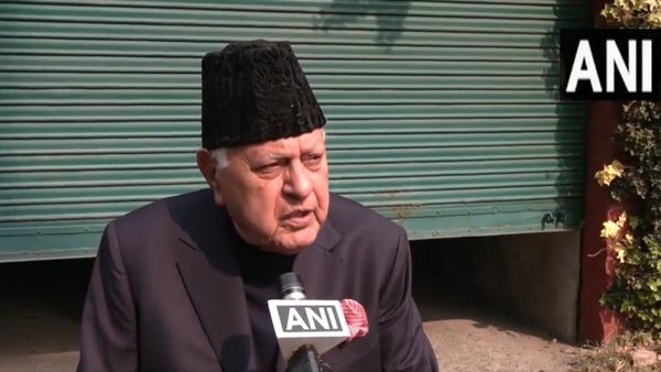 'उमर सरकार को अस्थिर करने की कोशिश?', फारूक अब्दुल्ला के बयान पर मचा बवाल, नेताओं की आई प्रतिक्रिया