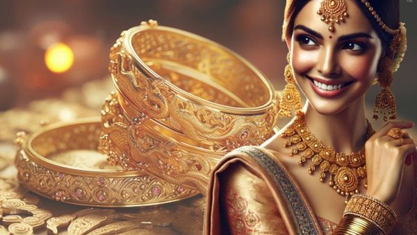 Gold Rate Today: शादियों के सीजन की शुरुआत के साथ लुढ़का सोने का दाम, जानिए आज क्या है गोल्ड-सिल्वर का भाव