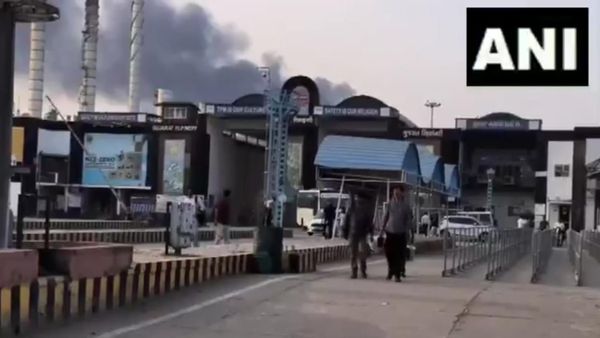 गुजरात के वडोदरा में इंडियन ऑयल कॉरपोरेशन की फैक्ट्री में धमाका, भीषण विस्फोट से दहला इलाका
