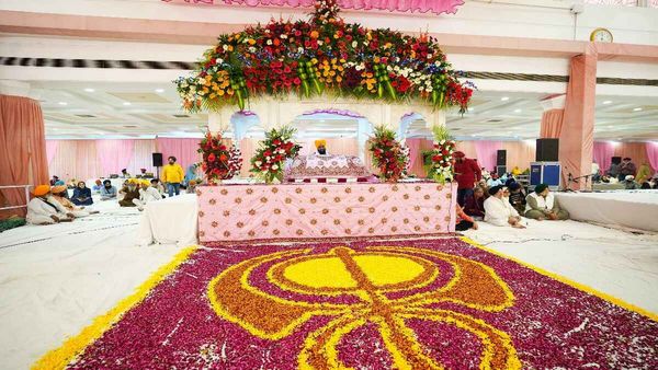 गुरु नानक देव जी की करुणा का अहसास हुआ; गुरुद्वारा रकाबगंज साहब में मत्था टेकने के बाद बोले मनीष सिसोदिया