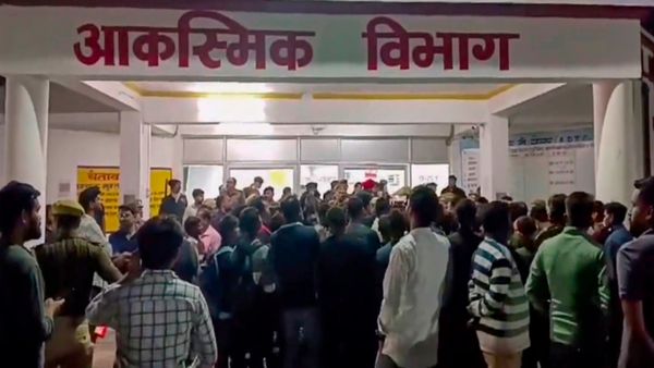 झांसी हादसे की सीएम योगी ने 12 घंटे के भीतर मांगी जांच रिपोर्ट, 5 लाख मुआवजे का ऐलान