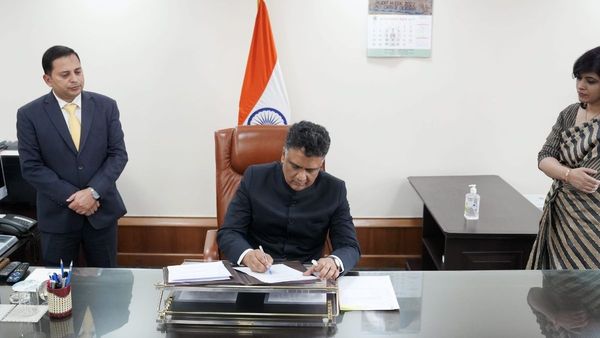 K Sanjay Murthy: कौन हैं IAS संजय मूर्ति, जो बने भारत के नए CAG, राष्ट्रपति द्रौपदी मुर्मू ने दिलाई शपथ