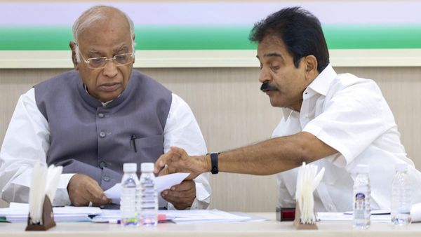 महाराष्ट्र, झारखंड में कांग्रेस ने नियक्त किए नए पर्यवेक्षक, अशोक गहलोत समेत 6 दिग्गजों के नाम शामिल