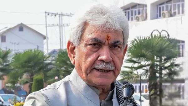 जम्मू-कश्मीर को पूर्ण राज्य का दर्जा बहाली पर बोले LG मनोज सिन्हा, कहा-मेरी सरकार पूरा प्रयास करेगी'