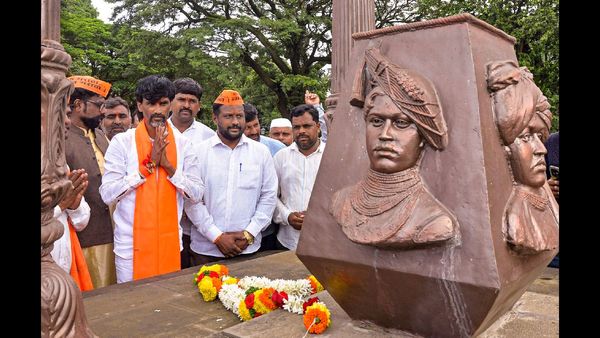 Maharashtra: मनोज जारांगे बोले- हिंदू एकता का समर्थन करने वाले मराठा आरक्षण मांगो को नजरअंदाज कर रहे