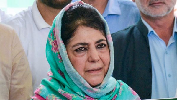 'अनुच्छेद 370 पर NC और कांग्रेस अपना स्टैंड किल्यर करे', PDP प्रमुख महबूबा मुफ्ती की मांग