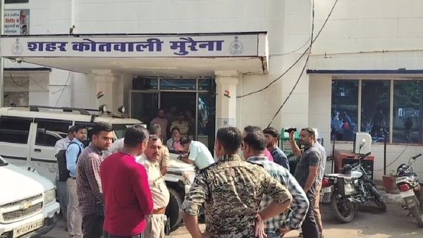 लोकायुक्त की टीम ने ऐसा बिछाया जाल, फंस गए मुरैना के SI, 5 हजार रुपए की रिश्वत लेते हुए रंगे हाथ दबोचा