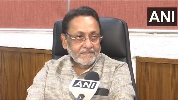 महाराष्ट्र चुनाव 2024: अजित पवार को लेकर नवाब मलिक ने कर डाली बड़ी भविष्यवाणी, बेटी सना को लेकर किया ये दावा