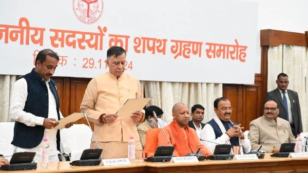 UP: उपचुनाव में बीजेपी और रालोद के 7 सदस्यों ने विधानसभा में ली शपथ, मोदी-योगी के नेतृत्व पर जताई निष्ठा