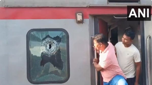 Gunfire on Train: ओडिशा के भद्रक स्टेशन पर नंदन कानन एक्सप्रेस पर फायरिंग, गार्ड कोच की खिड़की पर लगी गोली