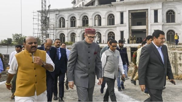 Maharashtra Chuanv: खड़गे पर भड़की उमर अब्दुल्ला की पार्टी, 370 पर गलतबयानी न करने की चेतावनी