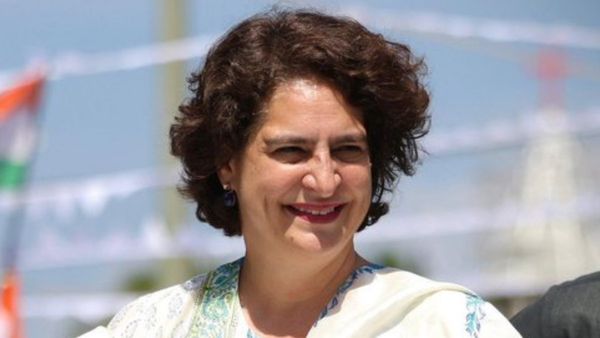 Fact Check: क्‍या वायनाड में प्रियंका गांधी ने पहना था क्रॉस? जानें वायरल तस्‍वीर का सच