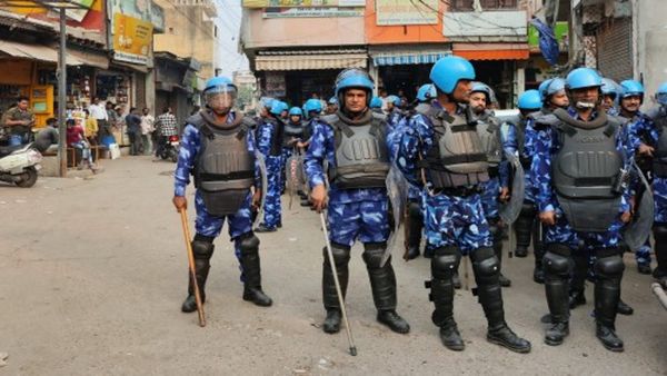 Sambhal Violence: संभल में हिंसा के बाद अब कैसे हैं हालात?, प्रशासन मुस्तैद, इंटरनेट बंद, जानिए पूरा हाल