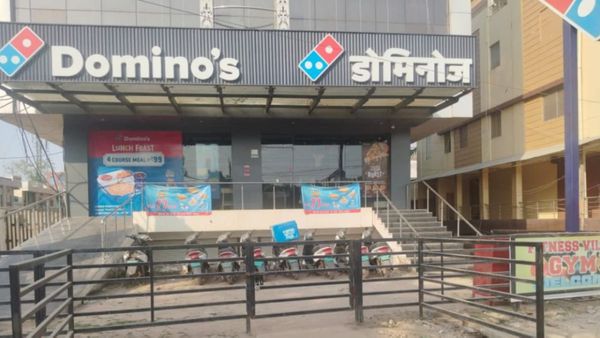Satna News: दीपावली में खिला दिया वेज की जगह नॉनवेज, प्रशासन ने डोमिनोज का सेलिंग लाइसेंस ही निरस्त कर दिया