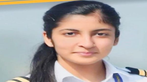 मुंबई में एयर इंडिया की पायलट ने की आत्महत्या, परिवार का प्रेमी पर नॉनवेज छोड़ने के लिए दबाव बनाने का आरोप